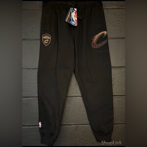 Cleveland Cavaliers Women’s Team Pro Standard Black Sweatpants Size Med. & Small